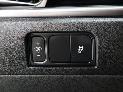 Used 2025 Kia Sorento LX FWD image 20