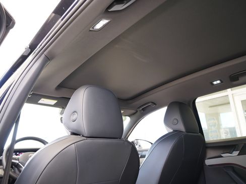 New 2026 Volkswagen Tiguan SE R-Line FWD image 21