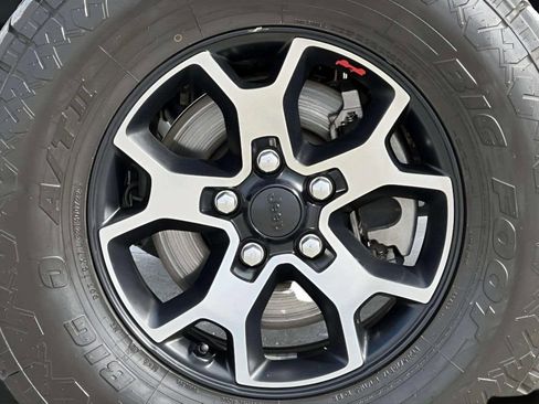 Used 2018 Jeep Wrangler Rubicon image 14