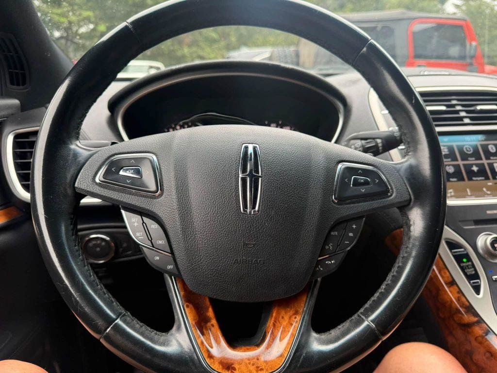 Used 2016 Lincoln MKX Reserve AWD/4WD image 18
