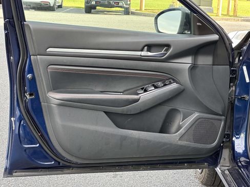 Used 2023 Nissan Altima 2.5 SR image 16