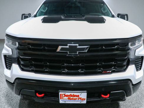 Used 2024 Chevrolet Silverado 1500 LT Trail Boss w/ LT Trail Boss Premium Package AWD/4WD image 4