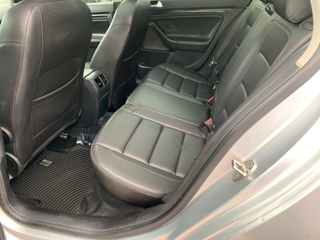 Used 2011 Volkswagen Jetta TDI FWD image 19