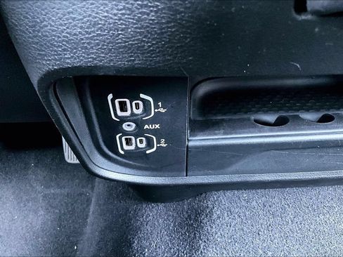 Used 2025 RAM 2500 Big Horn AWD/4WD image 12