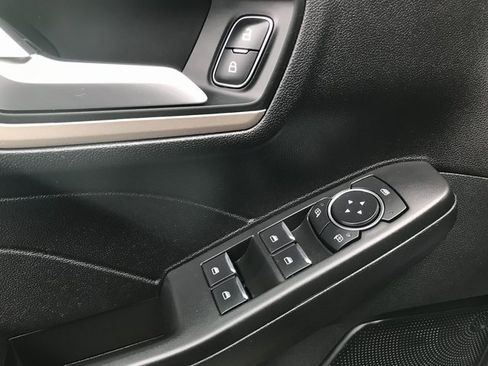 Certified 2021 Ford Escape SE image 6