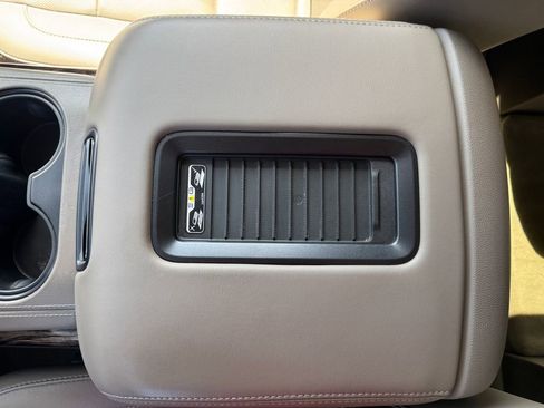 Used 2016 GMC Yukon SLT w/ Open Road Package image 31