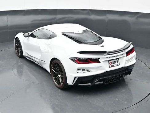 Used 2024 Chevrolet Corvette Z06 w/ Stealth Interior Trim Package RWD image 18