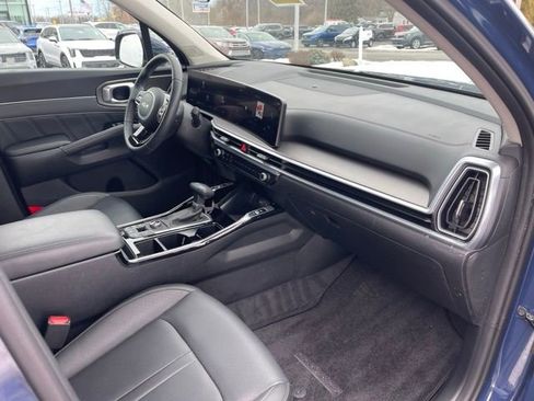 Certified 2025 Kia Sorento SX image 20