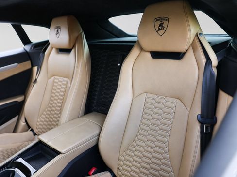 Used 2019 Lamborghini Urus AWD/4WD image 9