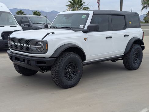 New 2026 Ford Bronco Badlands w/ Sasquatch Package AWD/4WD image 5