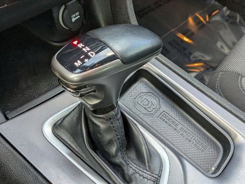 Used 2020 Dodge Charger SXT image 12