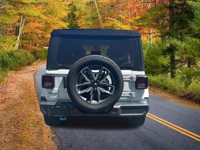 Certified 2024 Jeep Wrangler Unlimited w/ Convenience Group AWD/4WD image 5