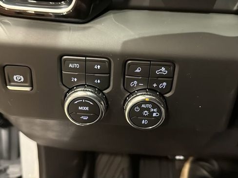 New 2026 GMC Sierra 2500 Denali w/ Denali Reserve Package AWD/4WD image 33