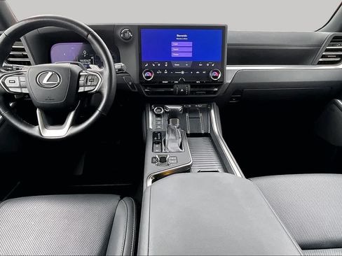 Used 2024 Lexus GX 550 AWD/4WD image 16