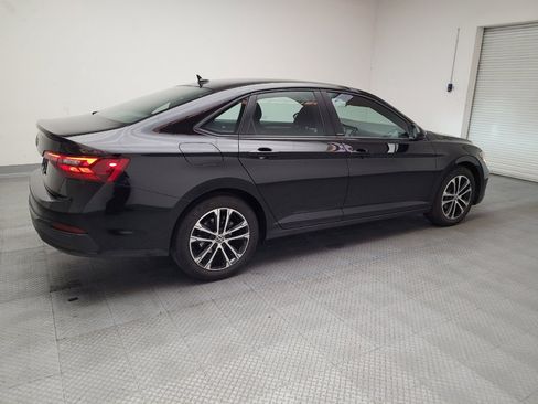 Used 2024 Volkswagen Jetta Sport image 10