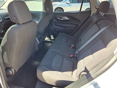 Used 2023 GMC Terrain SLE FWD image 9