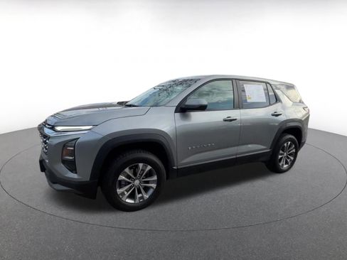 Used 2025 Chevrolet Equinox LT image 8