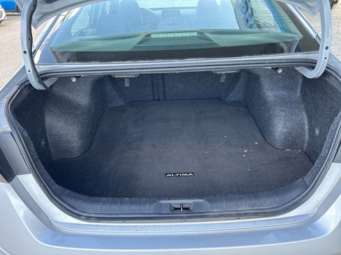Used 2024 Nissan Altima 2.5 SV image 7