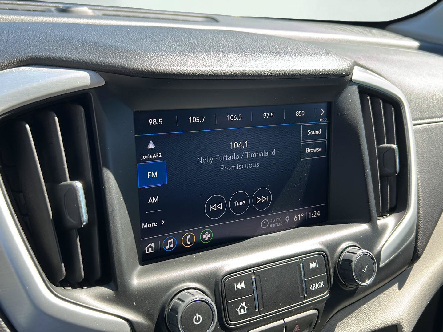 Used 2023 GMC Terrain SLT FWD image 10
