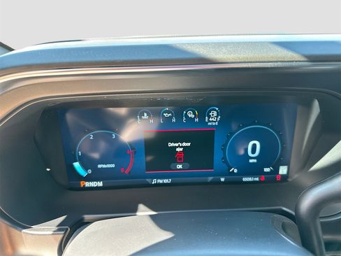 Used 2025 Ford F250 Platinum w/ FX4 Off-Road Package image 14