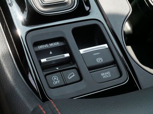 Used 2024 Honda Pilot TrailSport image 25