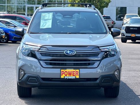 Used 2025 Subaru Forester Premium AWD/4WD image 9