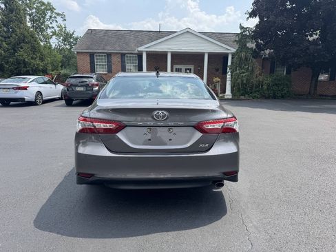 Used 2018 Toyota Camry XLE w/ Audio Package FWD image 6