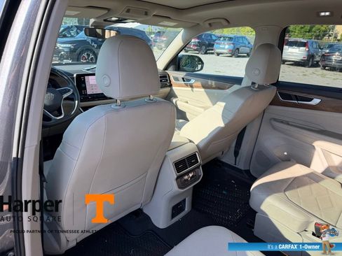 Used 2024 Volkswagen Atlas SE FWD image 11