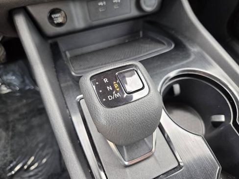 Used 2024 Nissan Rogue S FWD image 24
