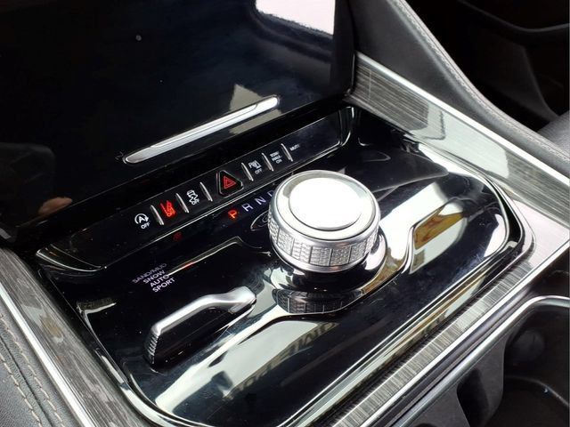 Used 2022 Jeep Wagoneer Series II AWD/4WD image 22