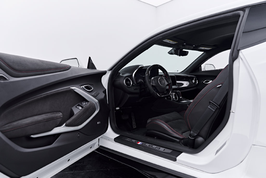 Used 2021 Chevrolet Camaro ZL1 RWD image 39
