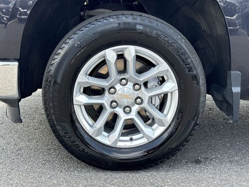 Used 2023 Chevrolet Silverado 1500 LT AWD/4WD image 12