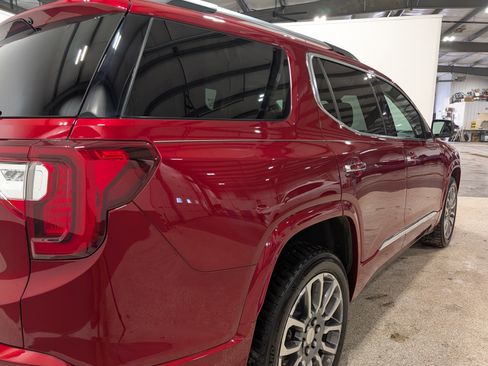 Used 2021 GMC Acadia Denali w/ Denali Technology Package image 3