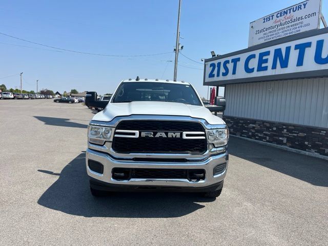 Used 2024 RAM 2500 Tradesman w/ Chrome Appearance Group AWD/4WD image 2