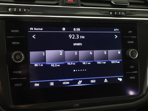 Used 2021 Volkswagen Tiguan SE AWD/4WD image 46