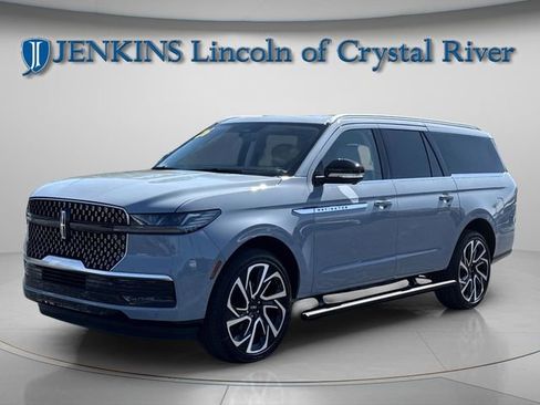 New 2026 Lincoln Navigator L Reserve AWD/4WD image 15
