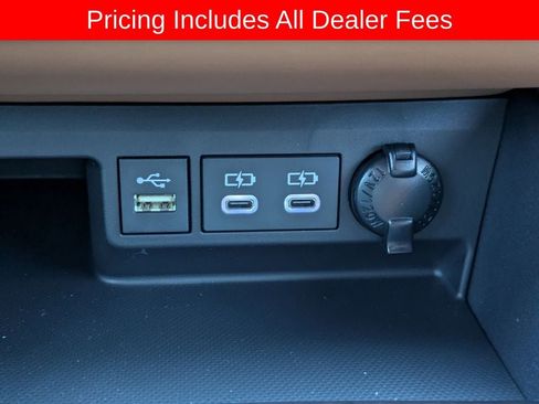 New 2026 Toyota Highlander Platinum AWD/4WD image 25