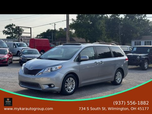 Used 2013 Toyota Sienna XLE w/ Entertainment Pkg FWD image 1