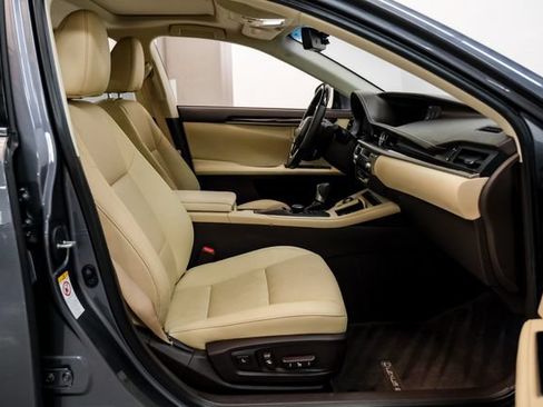 Used 2016 Lexus ES 350 w/ Premium Package w/Wood Trim FWD image 29