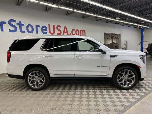 Used 2021 GMC Yukon Denali w/ Denali Premium Package image 9