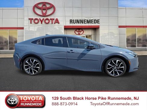Used 2024 Toyota Prius Prime FWD image 7