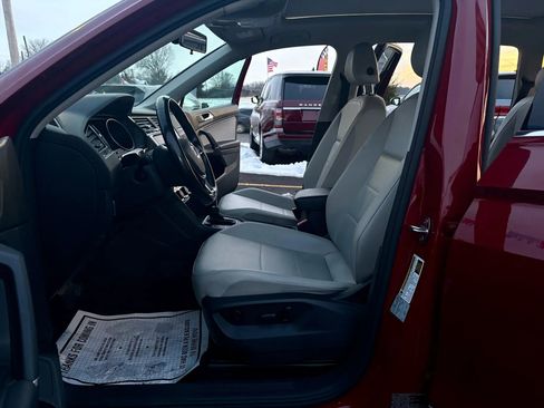 Used 2018 Volkswagen Tiguan SEL image 16