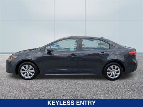 Used 2025 Toyota Corolla LE FWD image 2