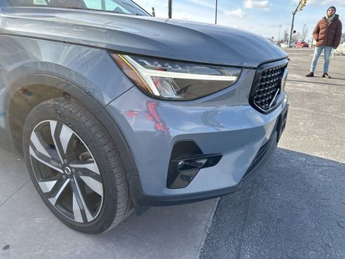 Certified 2023 Volvo XC40 B5 Ultimate w/ Protection Package Premier image 12