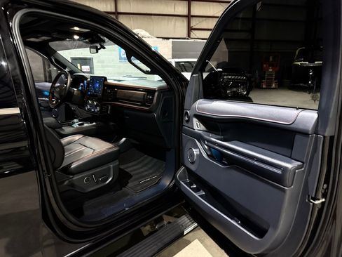 Used 2024 Ford Expedition Max Limited RWD image 25