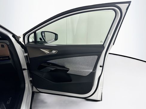 Used 2023 Volkswagen ID.4 2WD image 32