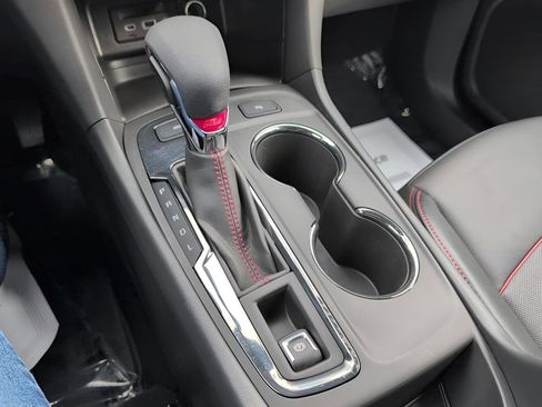 Used 2024 Chevrolet Equinox RS w/ RS Leather Package image 17