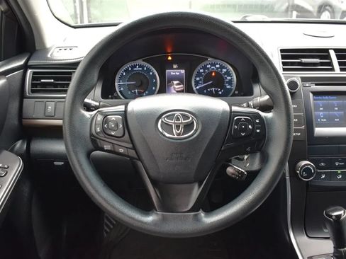 Used 2016 Toyota Camry LE FWD image 4