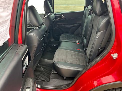 Used 2023 Mitsubishi Outlander SE image 21