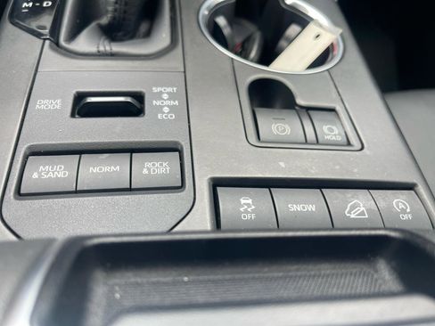 Used 2020 Toyota Highlander XLE image 20